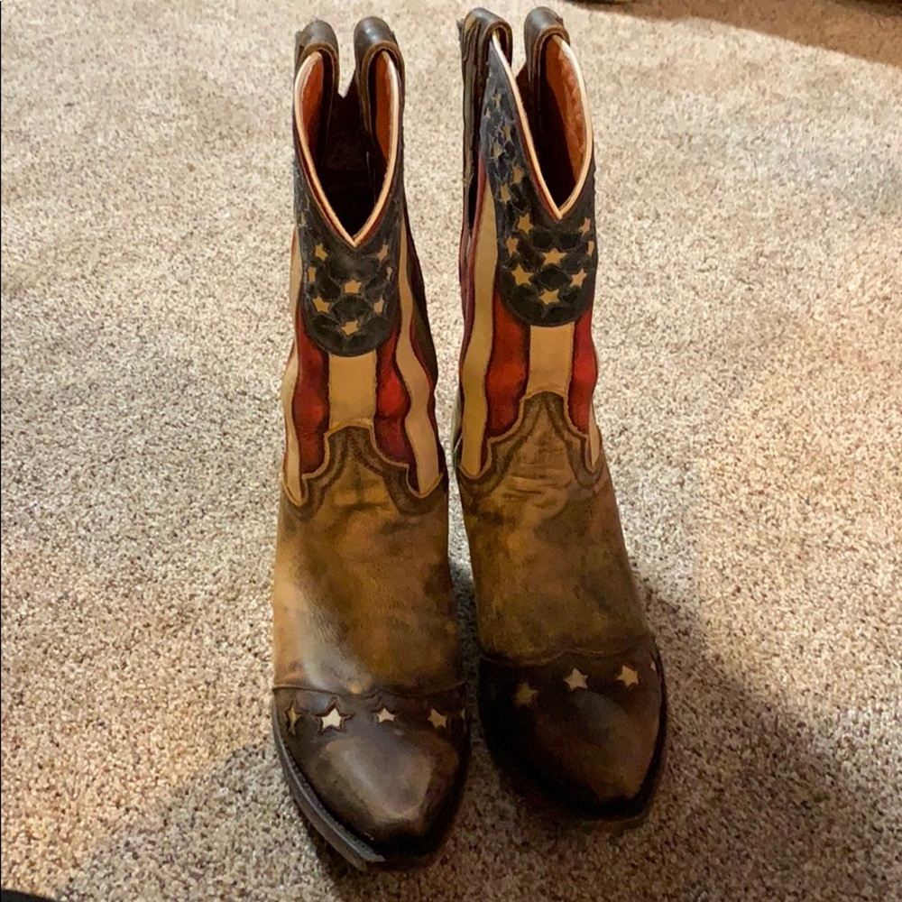 Ladies cowboy boots